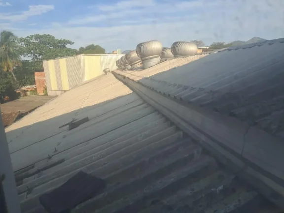 Imagem Galpão para Venda em Rio de Janeiro, Inhoaiba, 5 banheiros, 3 vagas