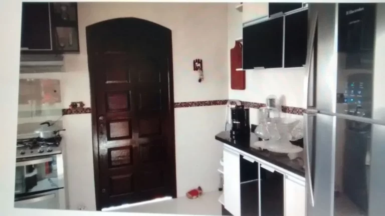 Imagem Sobrado com Salão comercial 100 m² 3 Dormitórios, 1 Suíte, 1 Banheiro e 2 Vagas!