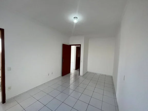 Imagem Linda casa de esquina no Jd. São Miguel