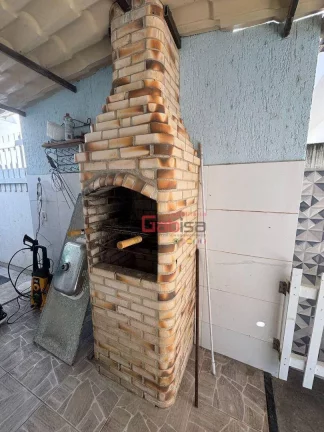 Imagem Casa com 3 dormitórios à venda, 120 m² por R$ 650.000,00 - Nova São Pedro - São Pedro da Aldeia/RJ