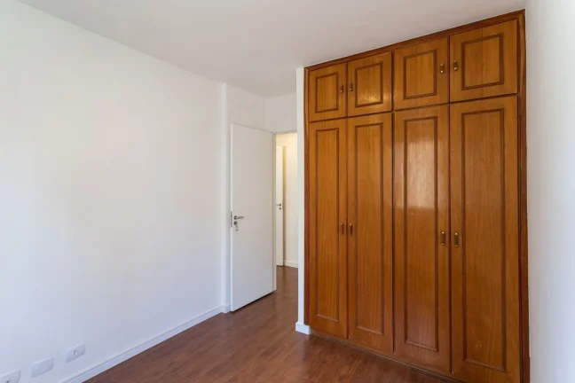 Imagem Apartamento 92M² Reformado, 3Q, 1 Suíte, 2 Banheiros, 2 Vagas, Varanda, Piscina, Churrasqueira, Academia, Salão de Festas e Jogos.