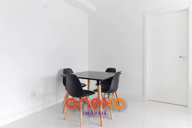 Imagem Apartamento para locação em Blumenau com 1 dormitório e área de lazer, no Edifício Punta Carena.