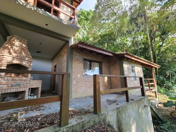 Imagem Chalé na montanha com acabamento rustico, muita paz e ar puro para a sua familia