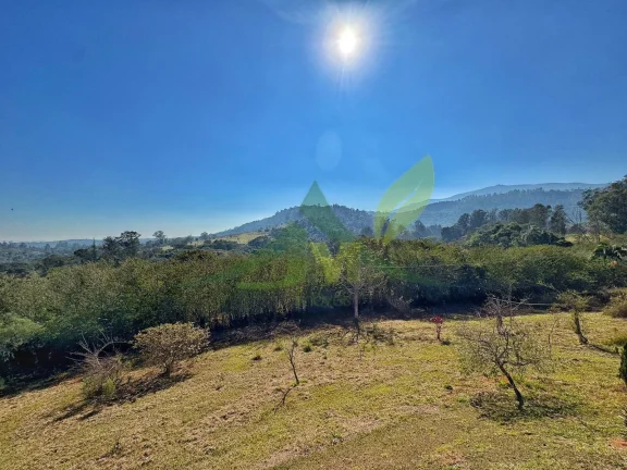 Imagem Sítio à Venda em Atibaia: Exclusivo com Vista Panorâmica e Casa Financiável