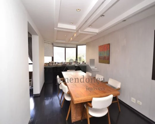 Imagem Lindo apartamento totalmente reformado, com living para 2 ambientes, 3 suítes repletas de armários...