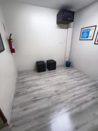 Imagem Comercial para Venda em Nova Friburgo, Centro, 5 banheiros