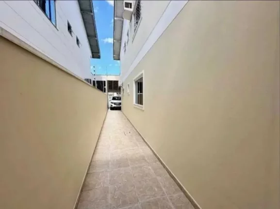 Imagem Sobrado alto padrão com 3 dormitórios e 3 vagas de garagem, com amplo jardim - Camboriú/SC