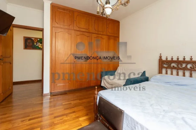 Imagem Belíssimo apartamento, amplo e bem distribuído, totalmente reformado, living para 02 ambientes, te...