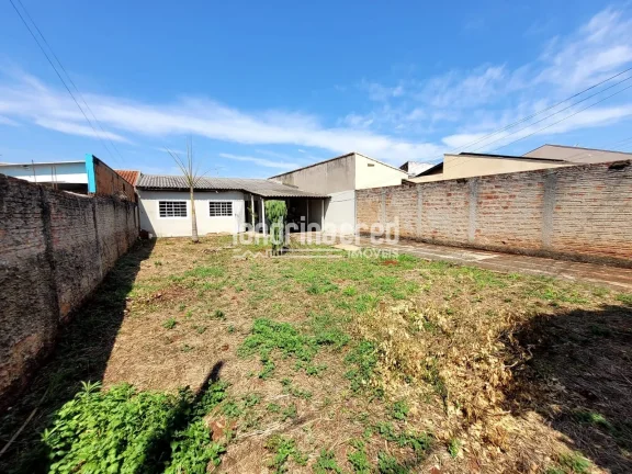 Imagem Casa à Venda no Dom Pedro II – Terreno Amplo de 250m², Ótima Localização e Possibilidade de Entrega Reformada em Londrina/PR!