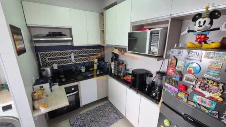 Imagem Lindo apartamento, em ótimo estado de conservação, silencioso, com ambientes amplos e planta bem ...