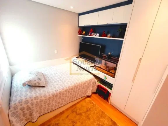 Imagem Apartamento com 93m², 3 dormitórios, sendo 1 suíte, 2 banheiros. Possui cozinha com armários emb...