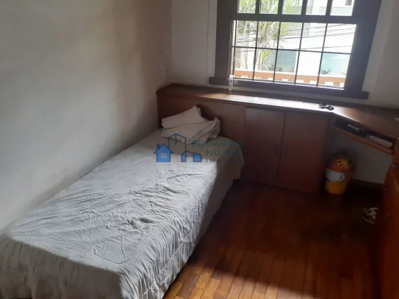 Imagem Casa em ótima localização no Carmo!