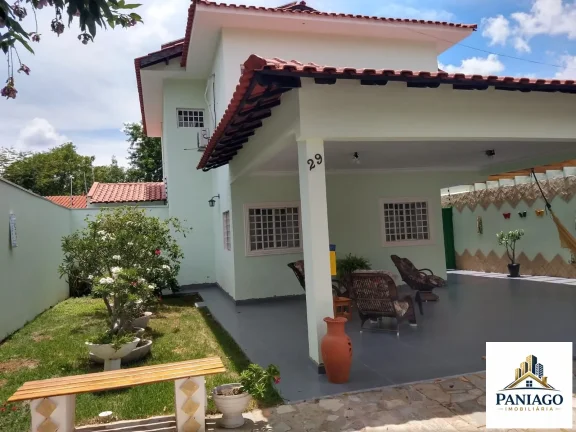 Imagem Casa aconchegante em condomínio, com 4 quartos, jardim e piscina, Cuiabá-MT