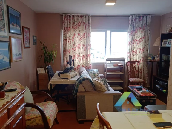 Imagem APARTAMENTO À VENDA COM 3 DORMITÓRIOS E 2 BANHEIROS NA VILA DAS MERCÊS