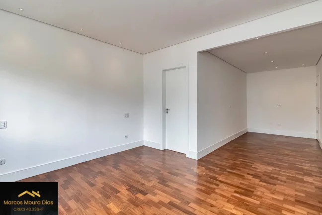 Imagem Apartamento 3 suítes, 2 vagas, 213,50 m2, reformadíssimo em Cerqueira Cesar