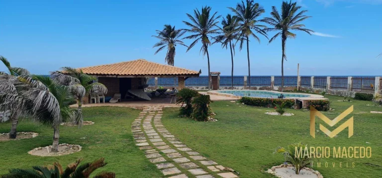 Imagem Casa pé na areia com 6 suítes à venda, 394 m² por R$ 3.000.000 - Morro Branco - Beberibe/CE
