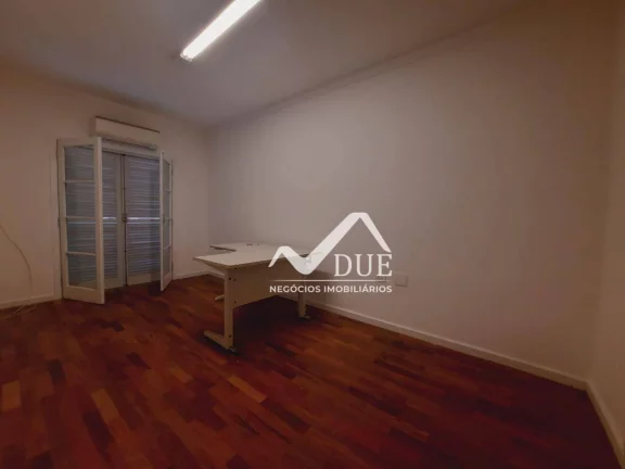 Imagem Apartamento com 3 quartos, ampla cozinha, vaga demarcada à venda, 135 m² por R$ 690.000 - José Menino - Santos/SP