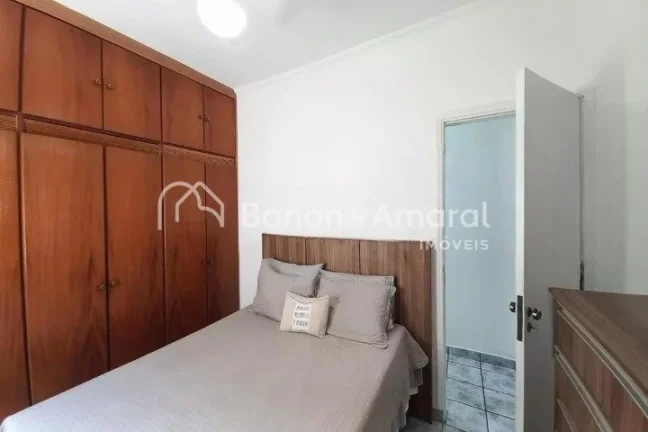 Imagem Casa isolada com 3 dorms , 1 suíte, sala e cozinha planejada. Ambientes com ar-condicionado e área...