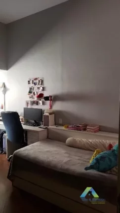 Imagem Linda casa com 260 metros, a poucos minutos da estação do metro São Joaquim com excelente CUSTO X BENEFICIO !!!