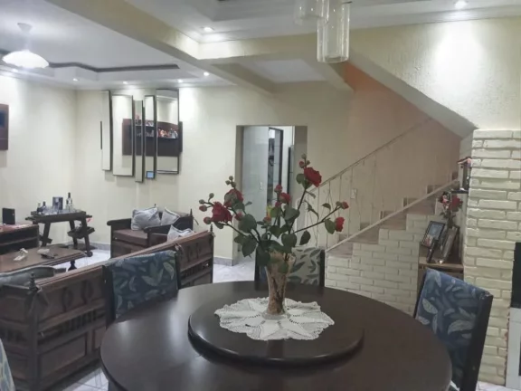 Imagem Sobrado com 3 dormitórios à venda, 197 m² por R$ 650.000,00 - Vila Oceania - Poá/SP