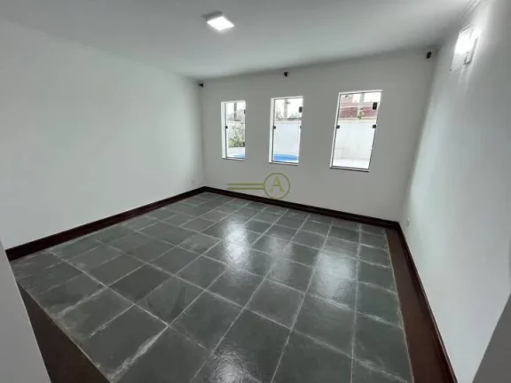 Imagem Sobrado alto padrão à venda no Centro Peruíbe/SP Localizada à 700m da praia