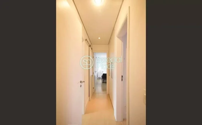 Imagem Amplo apartamento à venda com 4 quartos, sendo 3 suítes, e 5 banheiros no total. Este apartamento ...