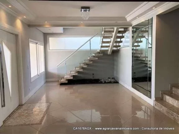Imagem Linda casa contemporânea, com estilo europeu, envidraçada e bem iluminada. Construída para morar....