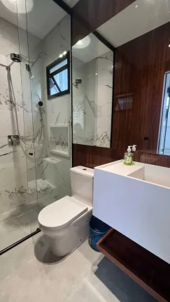 Imagem Casa Alto Padrão com 2 suítes e 2 vagas de garagem - Vila Nova | Joinville/SC
