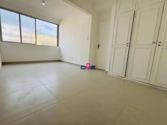 Imagem Apartamento Reformado em Andar Alto – 1 Dormitório com Cozinha Americana