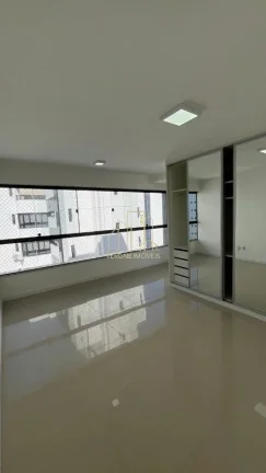Imagem Apartamento à venda na Pituba, Alameda Catania: 2 suites, 2 salas, 3 banheiros, 2 vagas de garagem, 84,00 m² de área.