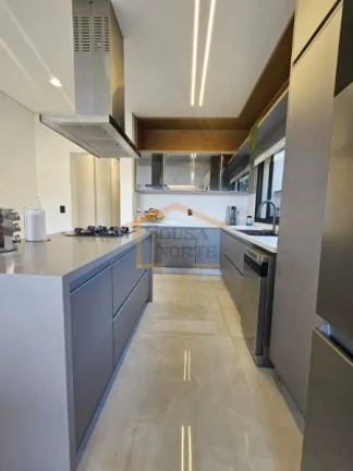 Imagem Casa 5 estrelas, construída com material Platinum.
Toda mobiliada, academia, acessibilidade, aqueci...