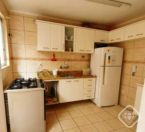 Imagem Casa em condomínio na Tristeza
Não geminada, com 3 dormitórios e pátio lateral

Uma raridade na ...