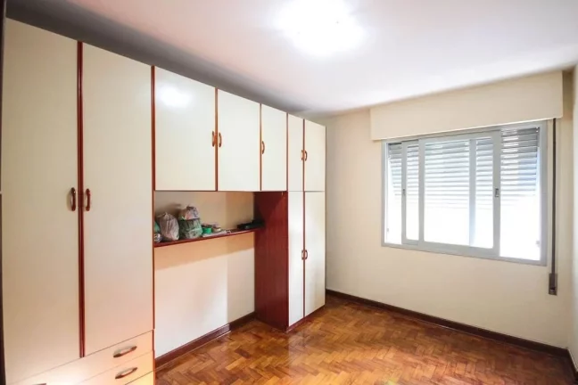 Imagem Apartamento super bem localizado, no Alto da Mooca, em prédio super charmoso de esquina, próximo a praça e comércio em geral.