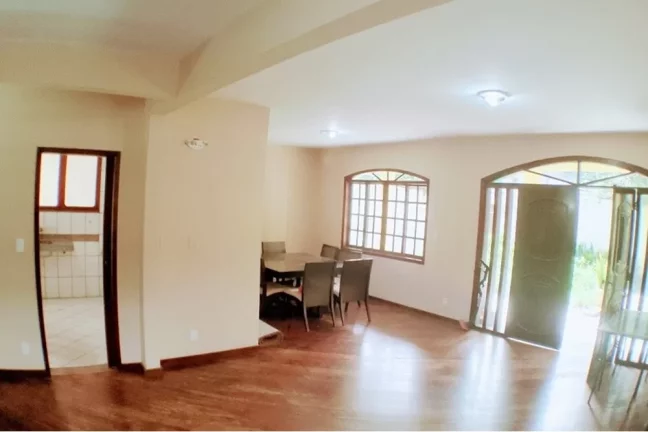 Imagem "Aluguel Casa Comercial: 403m² na Taquara, RJ"