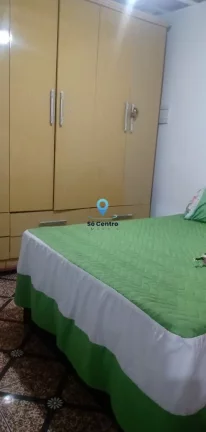 Imagem Casa à venda localizada na Rua Trinta e Três, com 220m² de área total. Possui 3 quartos, sendo 1...