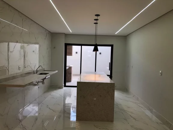 Imagem Imperdível casa à venda em São Paulo-SP, na Vila Prudente! 3 quartos, 3 suítes, 1 sala, 2 banheiros, 3 vagas de garagem. Confira!