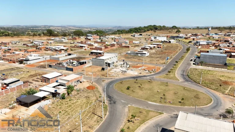 Imagem LOTE A PRESTAÇÃO PRÓXIMO AO CENTRO DE ABADIA