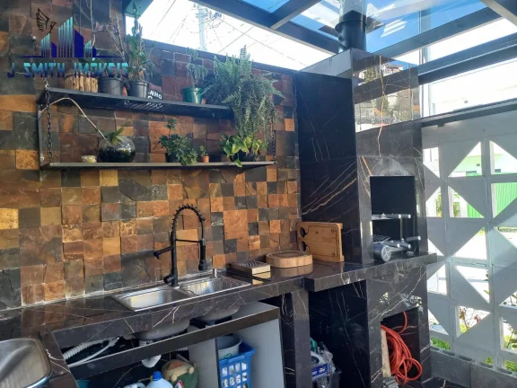Imagem Casa NOVA c/ móveis sob medida, bem decorada, 2 dorm, 2 vagas, Lazer total