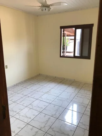 Imagem Casa de 3 quartos proximo ao centro de Parobe