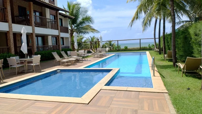 Imagem duplex com 2 Dormitórios, sendo 1 suíte, e 2 Banheiros e área privativa de 65m² em Itacimirim BA