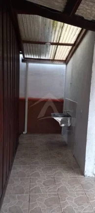 Imagem CASA DE MADEIRA, 2 QUARTOS, BARRA DO SAI