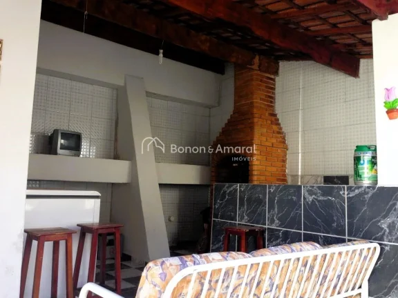 Imagem Casa a venda 3 quartos 1 suíte 

Casa constituída em 3 quartos sendo 1 suíte com hidromassagem, a...