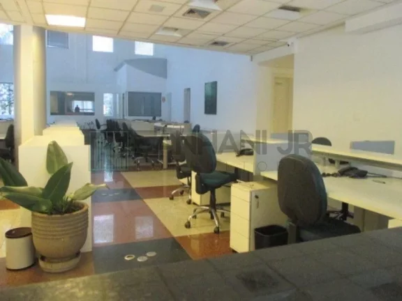 Imagem Casa comercial para locação em São Paulo-SP, bairro Jardim América: 10 salas, 6 banheiros, 25 vagas, 1.500,00 m²!