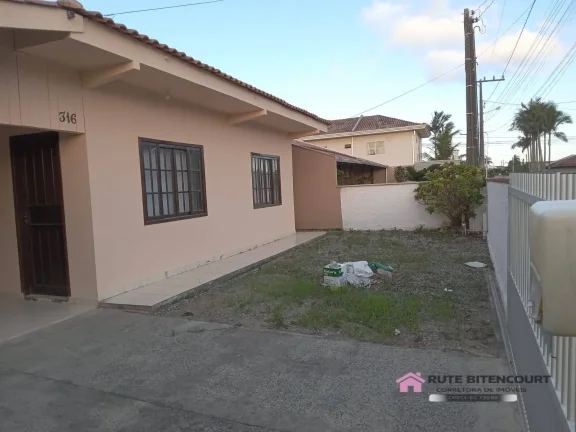 Imagem Excelente Casa em Alvenaria no Bairro Salinas- Balneário Barra do Sul-SC