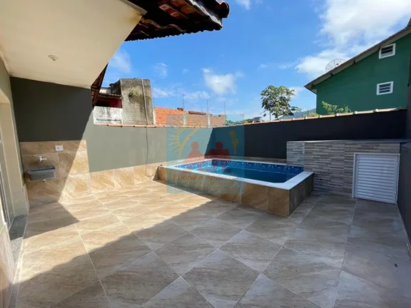 Imagem Casa com Piscina na Praia de Itanhaém, R$ 298mil