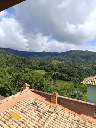 Imagem Vendo Casa em Amparo com Piscina, Área Gourmet e Sauna, aceita permuta.