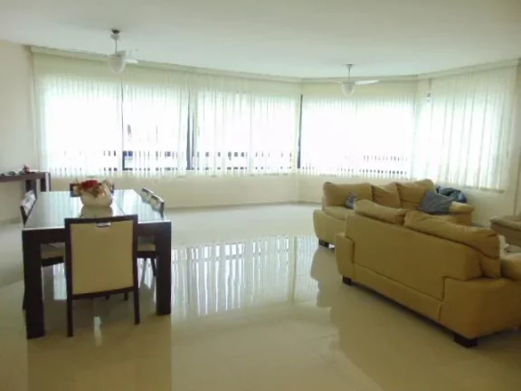 Imagem Praia de Pitangueiras, Próximo a Praia, Local Nobre, para * Venda ou Locação Anual e Temporada*, Lazer no Prédio, 2 Garagens.