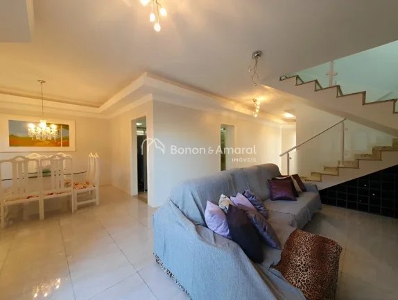 Imagem Em Valinhos, encontra-se esta encantadora casa em um condomínio tranquilo, cercada por área verde ...