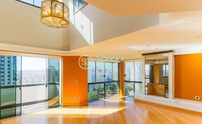 Imagem Cobertura tríplex com 342m², composta por living com terraço, mármore Italiano em toda a área s...
