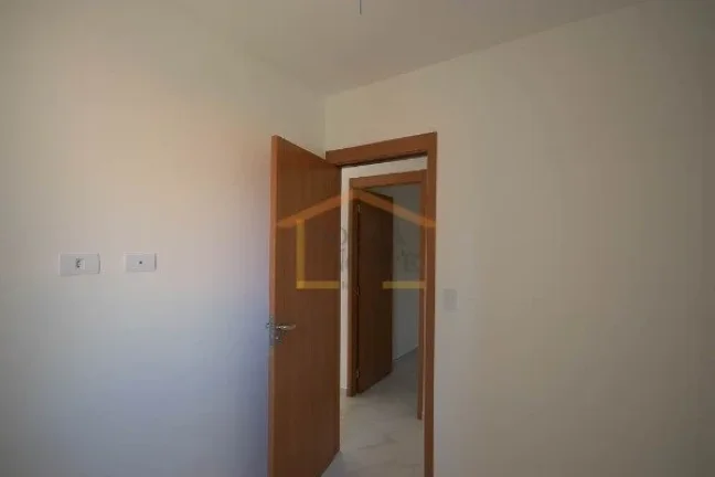 Imagem Apartamento com 35m², dispõe de 2 dormitórios, 1 banheiro, sala dois ambientes, cozinha com gabin...
